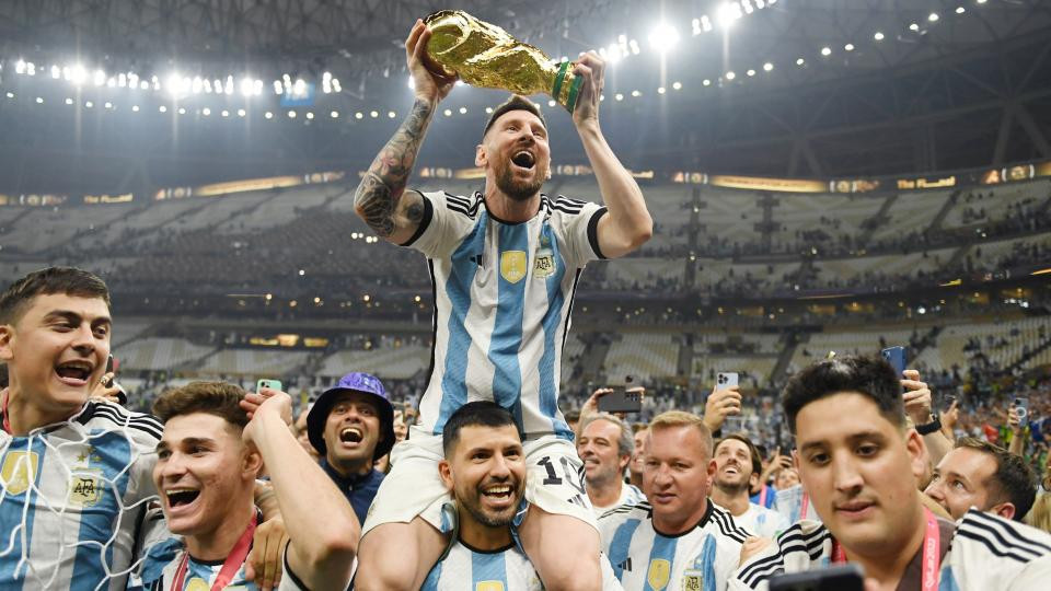 Messi cùng tuyển Argentina vô địch World Cup 2022.