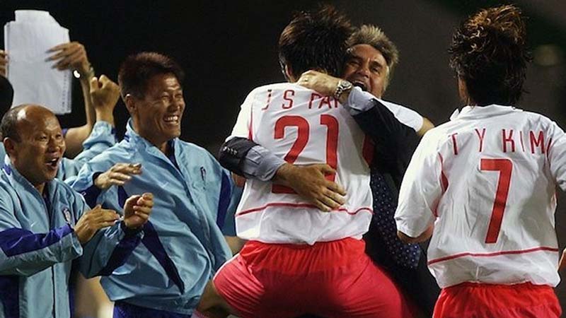 Huấn luyện viên đội tuyển Hàn Quốc Guus Hiddink Huấn luyện viên đội tuyển Hàn Quốc Guus Hiddink