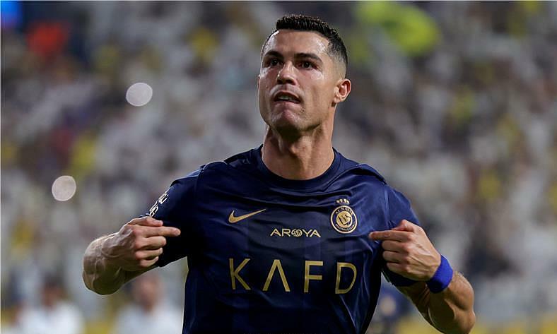 Siêu sao Cristiano Ronaldo là một trong những cầu thủ nhiều danh hiệu nhất thế giới Siêu sao Cristiano Ronaldo là một trong những cầu thủ nhiều danh hiệu nhất thế giới
