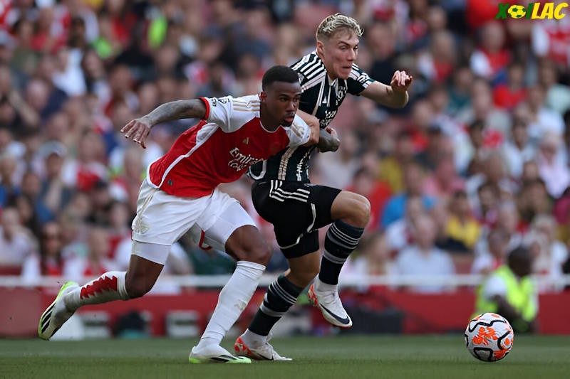 Tâm điểm vòng 15 là cuộc đối đầu giữa Arsenal vs Manchester United Tâm điểm vòng 15 là cuộc đối đầu giữa Arsenal vs Manchester United